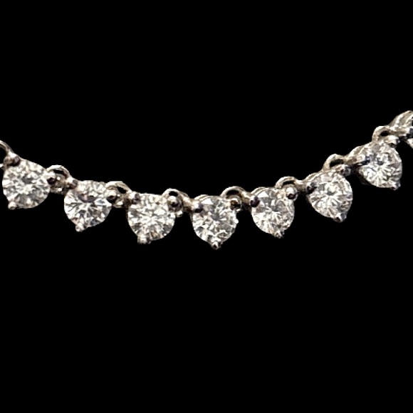 Classic & Timeless Cubic Zirconia Tennis Neckless - Picture 2 of 15